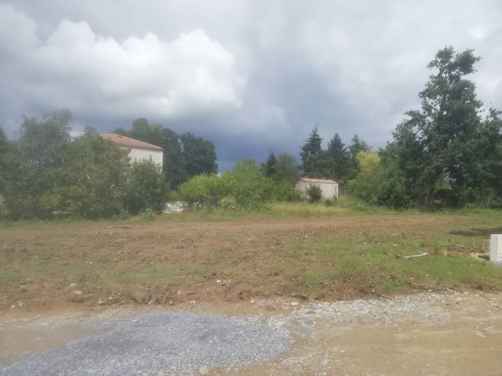 Terrain à Tonnay-Charente 17430 733m2 97500 € - BFLR-24-08-21-43